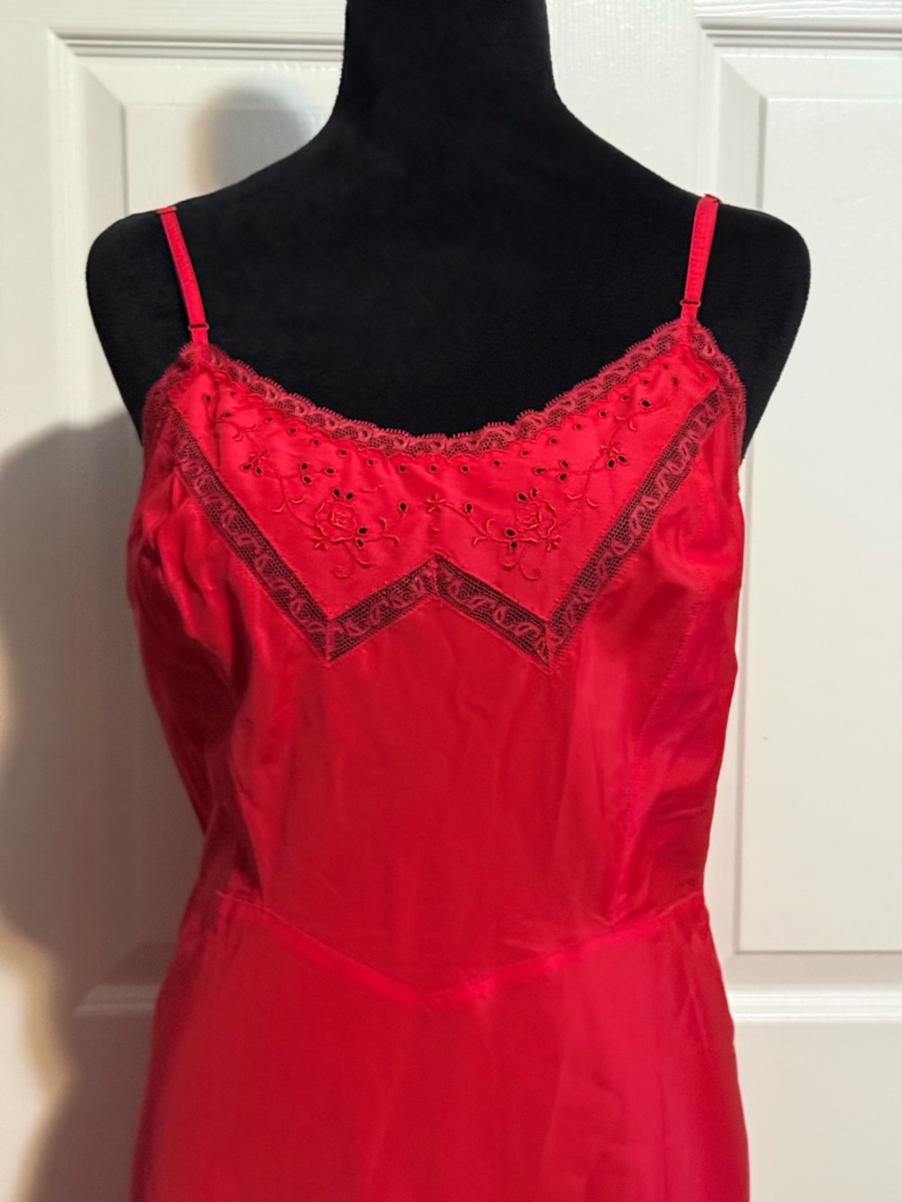 Vintage 40’s/50’s Barbizon Red Slip Dress with Lace Trim - Picture 3 of 8